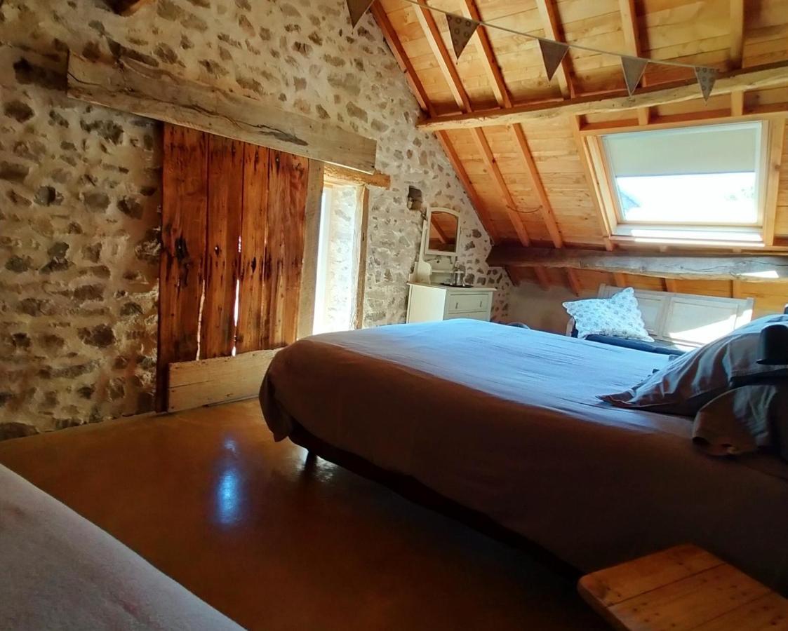 Suites De Campagne Les Eydieux, Petits Dejeuners Inclus Saint-Angel  Luaran gambar